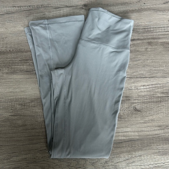 Lululemon align ribbed mini flare pant extra short. Rhino grey. Size 6 - Picture 1 of 3